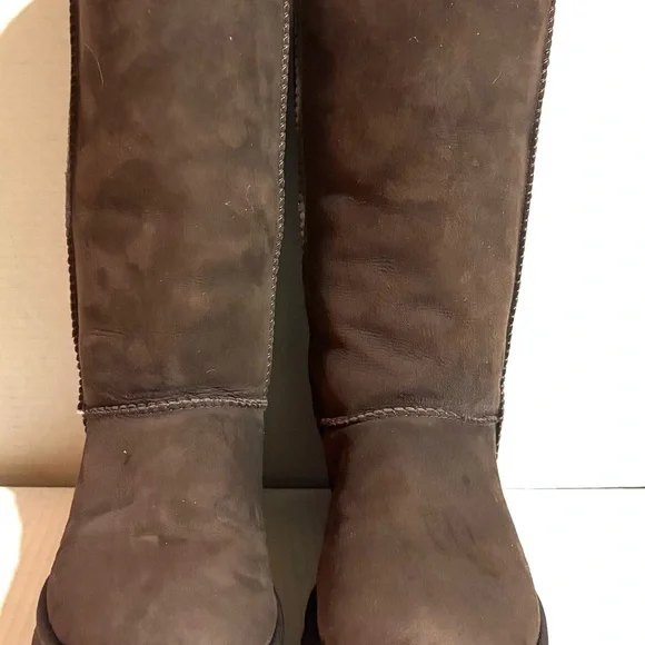 UGG Women's suede Chocolate Winter Boots US size 7 - Picture 5 of 6